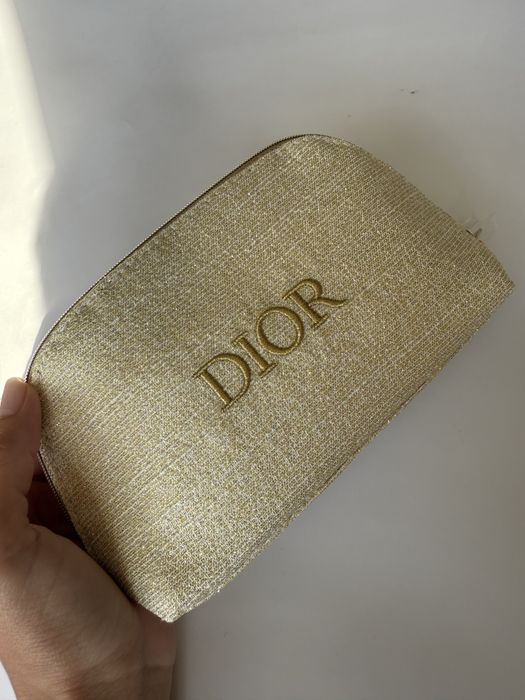 чантички за козметика Chanel и Dior