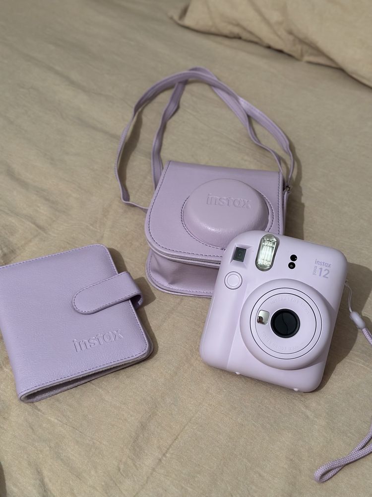 Продаю Instax Mini 12