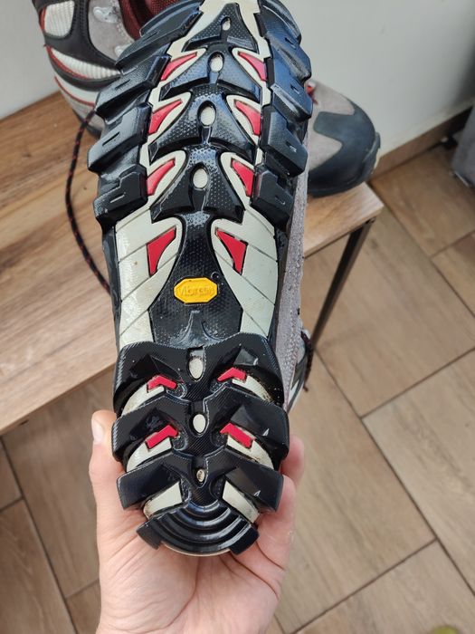 Bocanci de munte Dolomite Goretex,mărime 44