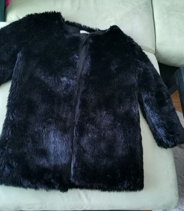 haina neagra imitatie blana