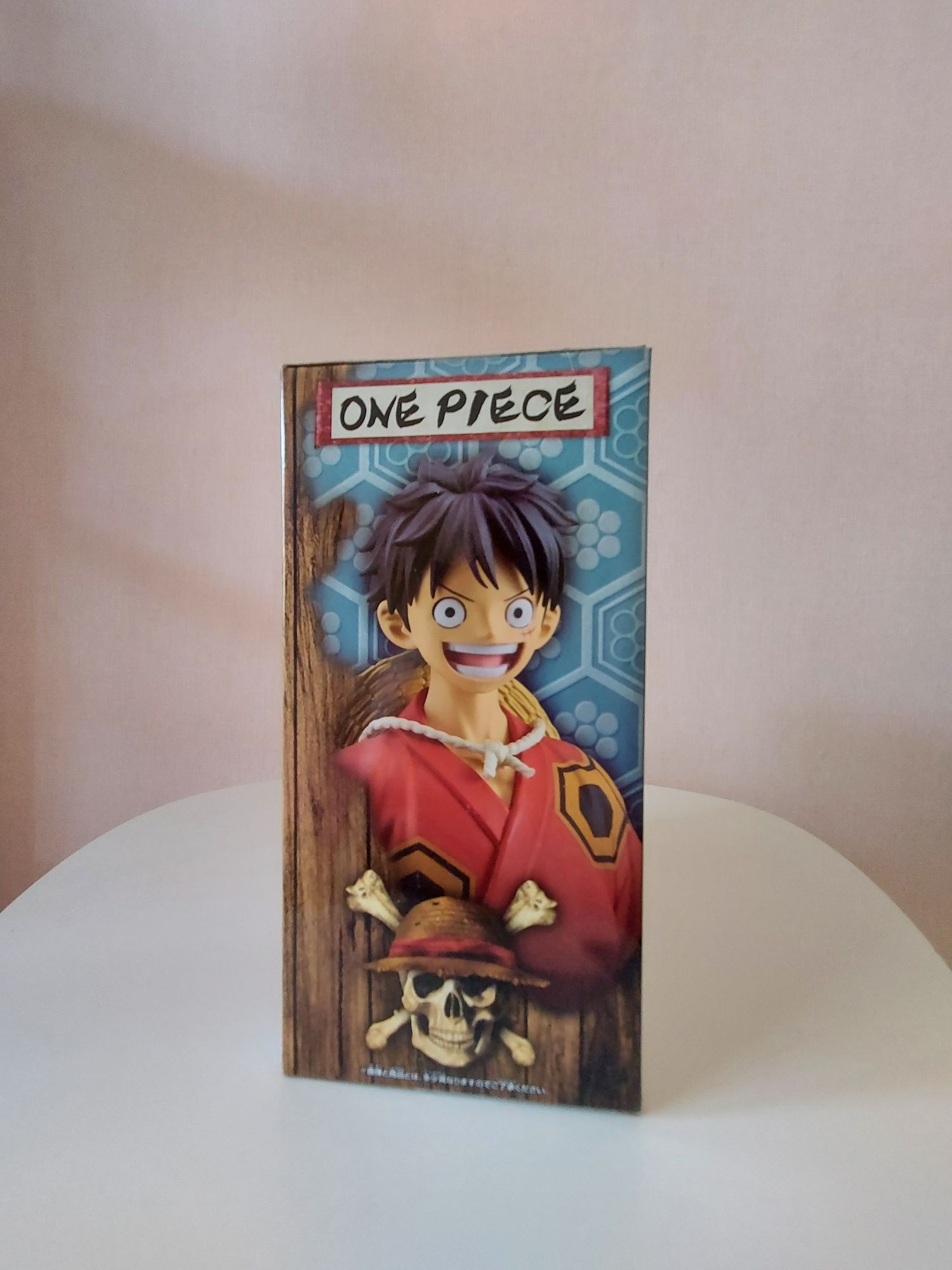 Продавам Monkey D. Luffy