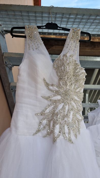 Vând rochie de mireasa nouă, marimea S