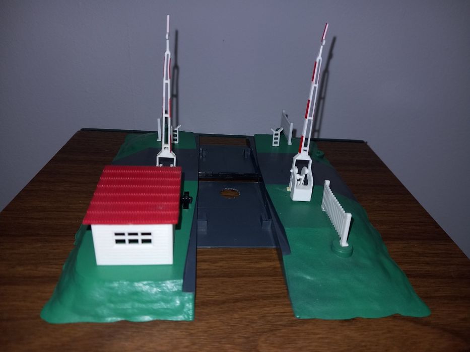 REZERVAT Trecere la calea ferata Mehano, scara HO ptr diorama trenulet