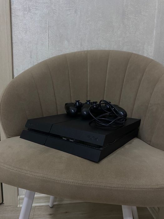 PlayStation 4 + Диски с играми