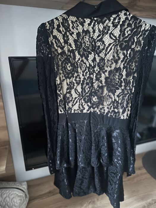 Дантелена рокля