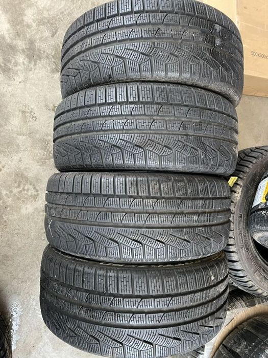 vând 4 anvelope 235/35/20 pirelli de iarnă ca noi