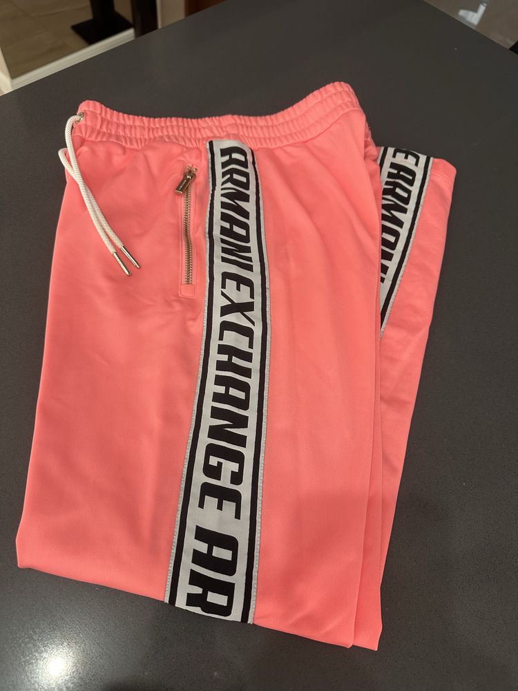 Нови клинове Victoria’s Secret, ZeroFit, долнище Armani, xs