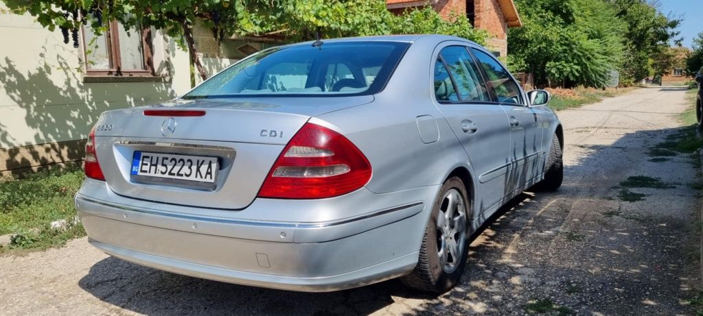 Mercedes-Benz E320 V6-7Gtronic