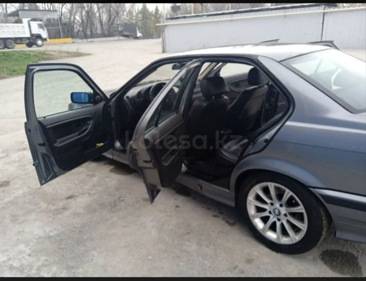 Продам BMW автомобиль