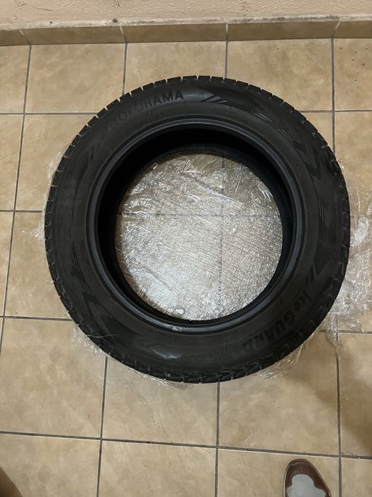 Yokohama iceGuard Studless iG60 205/55 R17