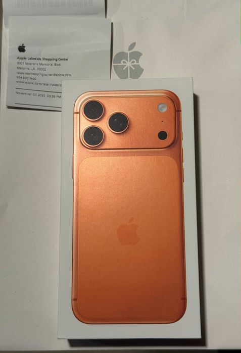 iPhone 17 Pro Max 256GB – Cosmic Orange-Наличен във Варна