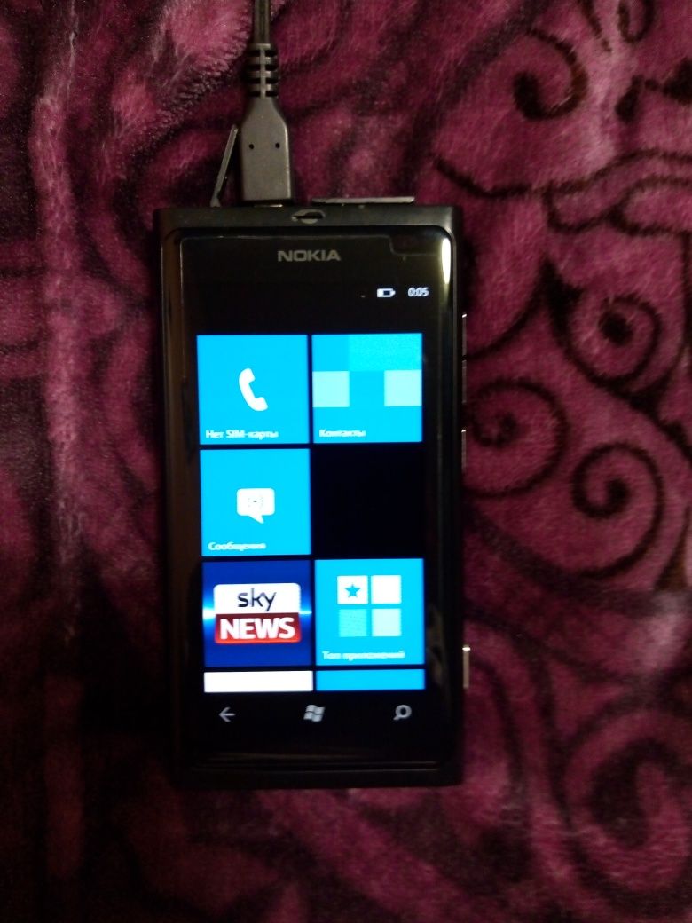 Смартфон Nokia Lumia 800