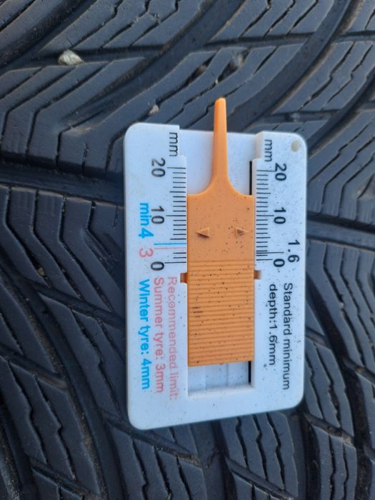 1бр. Зимна 235/40/18 Michelin