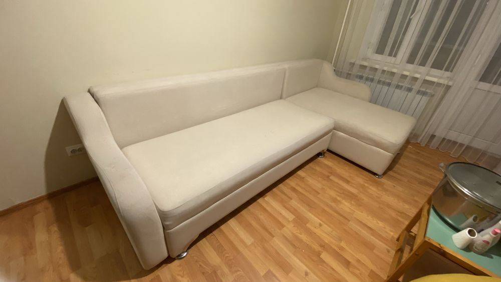 Продается диван.