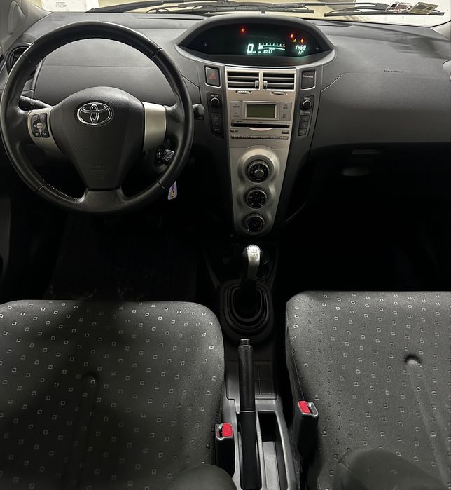 Toyota Yaris 1.0 Benzina doar 85.000KM PROPRIETAR ȚINUTA IN GARAJ