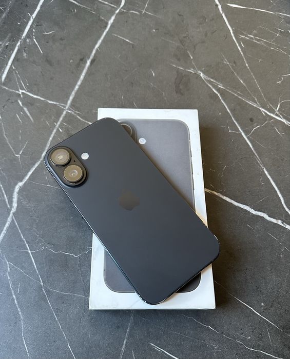 IPhone 16 Black 128GB Счупен екран