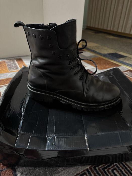 Зимние женские ботинки