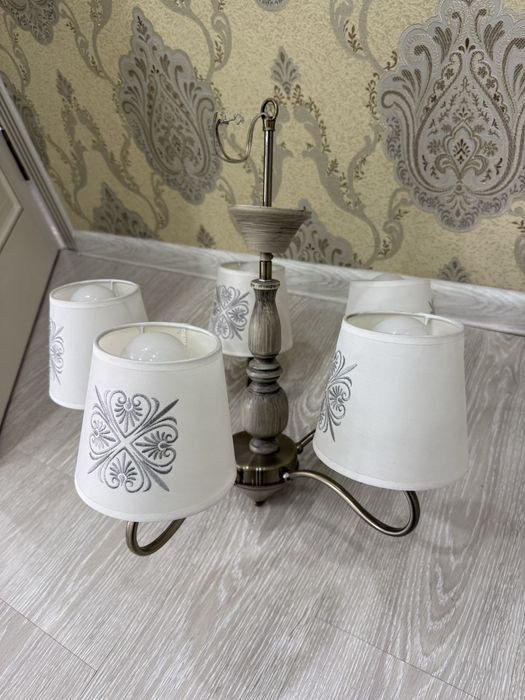 Люстра в идеальном состоянии