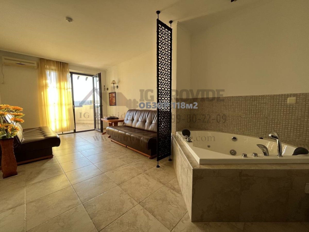 Продава се Тристаен апартамент в Обзор - 118 кв.м за 827 €/кв.м - Снимка #6