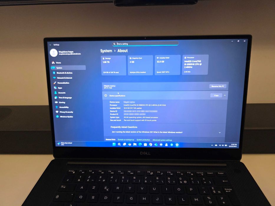 Laptop Dell XPS 15 7590 Intel® Core™ i9 9980HK, 32 GB RAM și 2TB NVMe