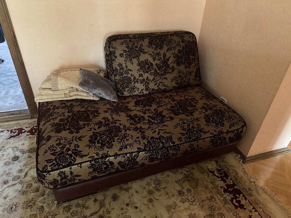Продам диван в хорошем состоянии