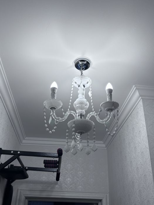 Продам люстры 2шт