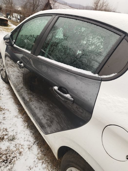 vind uși ,bara, haion, elemente caroserie Peugeot 208