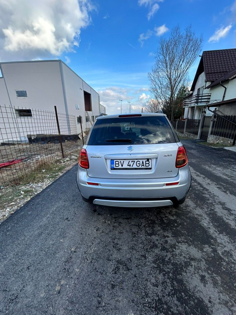 Vând Suzuki sx4 4x4.     1,6 benzina, 108 CP