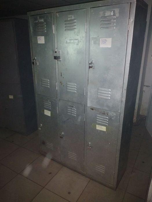Шкафы металлические для раздевалки