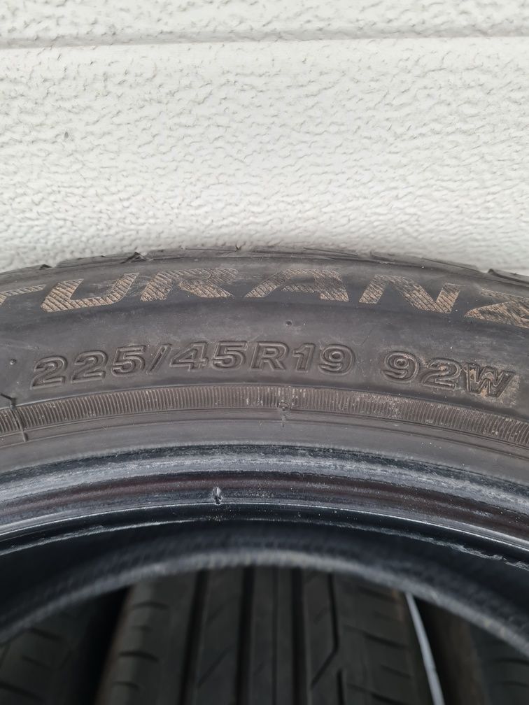 Летни гуми 4 броя BRIDGESTONE Turanzza T001 225 45 R19 дот 3017