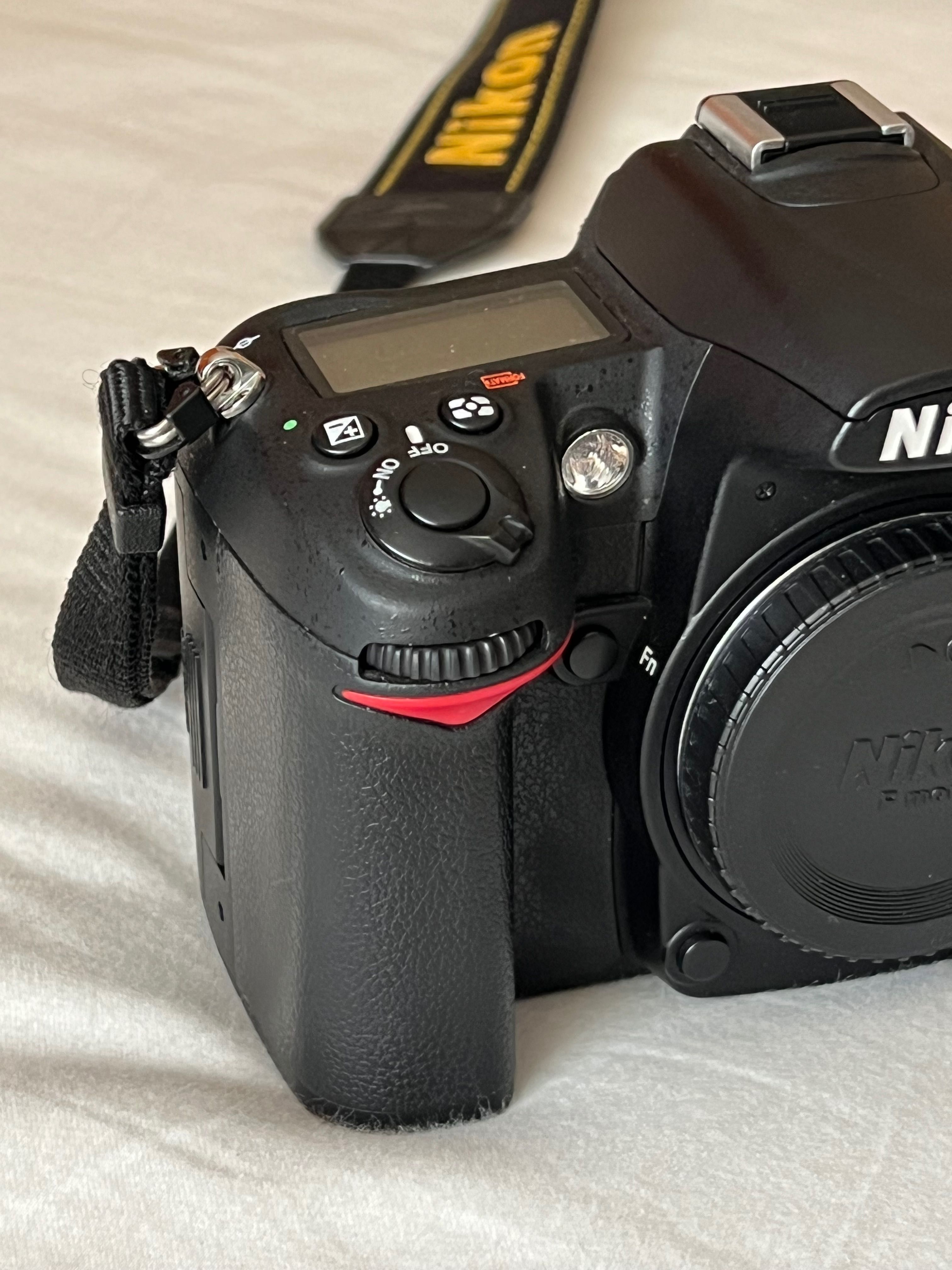 Nikon D7000 + 18-55mm + 55-200mm + 50mm 1.8D