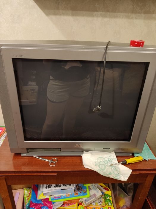 Телевизор б/у с приставкой