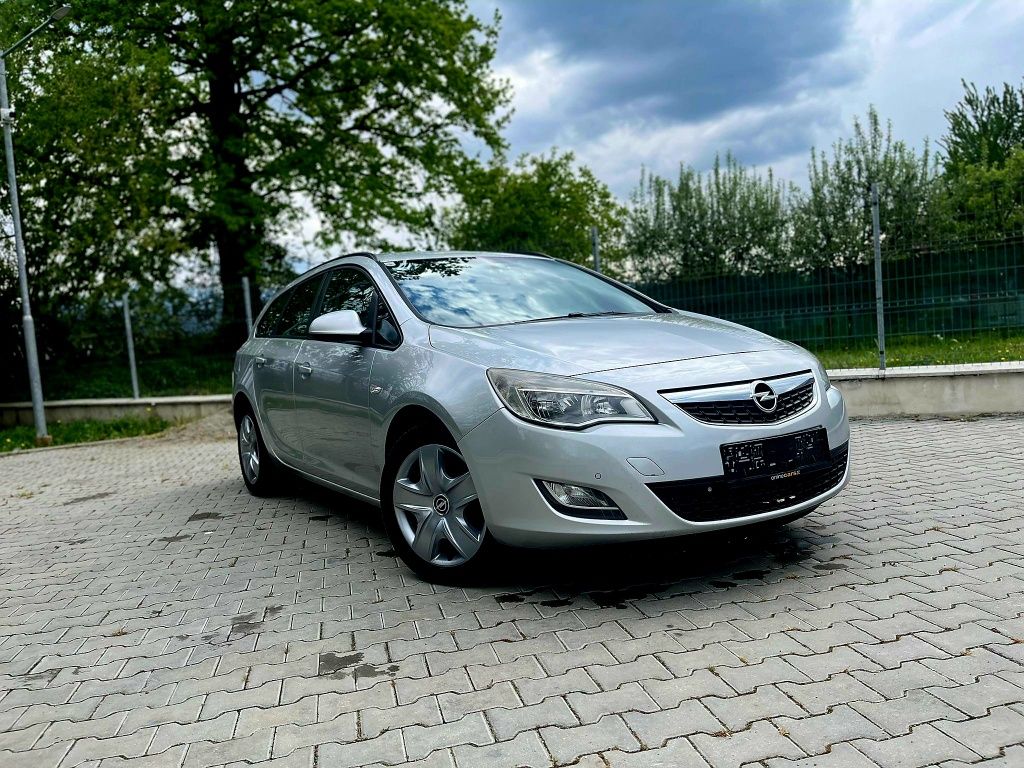 Opel.   Astra. j