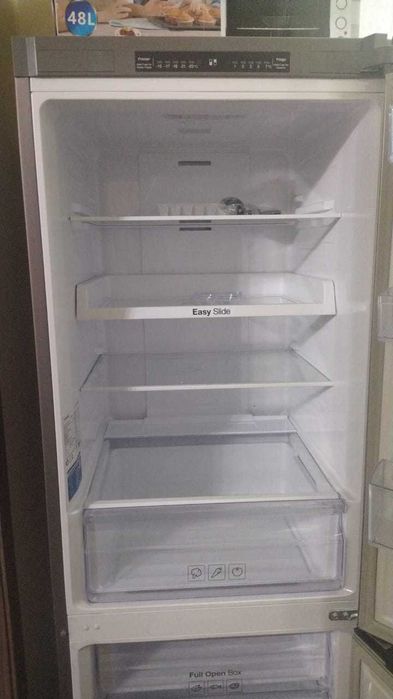 Холодильник Samsung RB30A30N0SA/WT серый