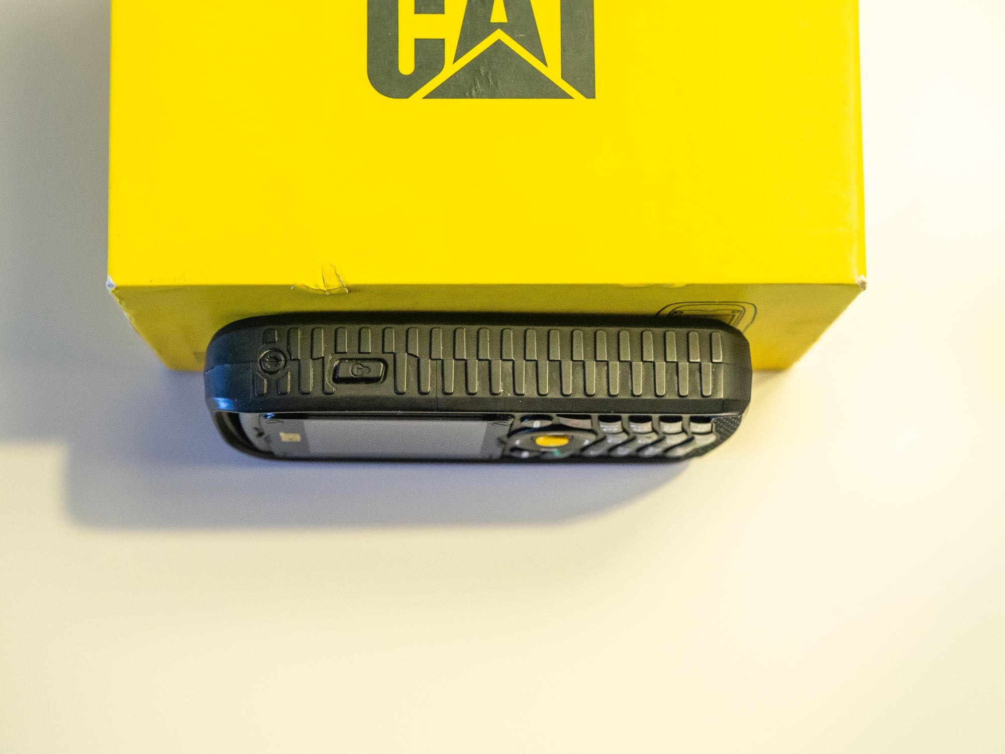 Telefon Caterpillar CAT B25