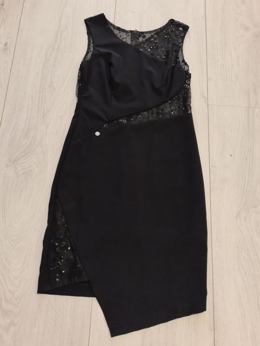 Черна рокля Lucy XL модел пролет 2025 и други