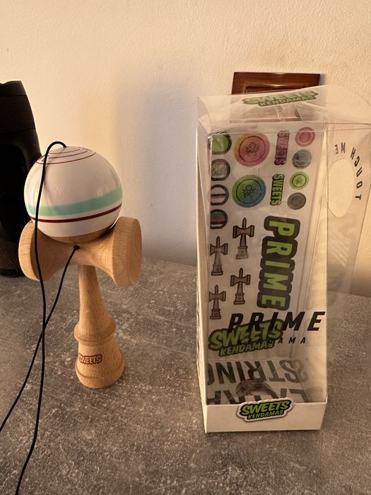 Vand kendama noua cu ata schimbata