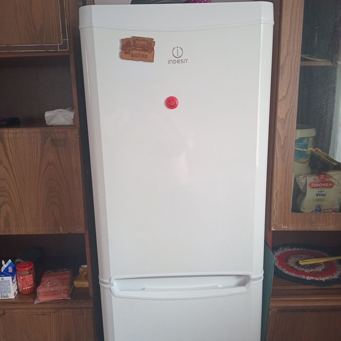 Продам холодильник