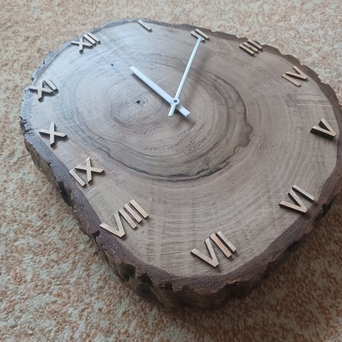 Ceas din lemn de nuc diametru 32cm