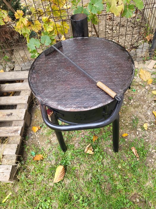 Vând sobă robustă,f.utilă!