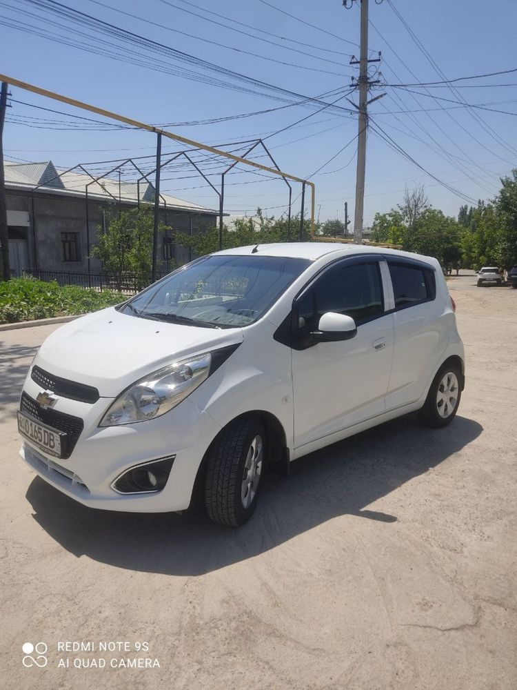 Spark Evro sotiladi rangi oq GAZi bor