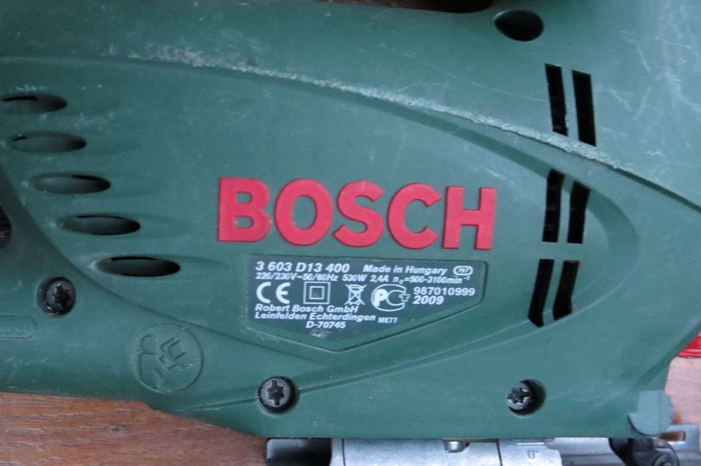 Vând fierastrau pendular Bosch Pst 700 PE