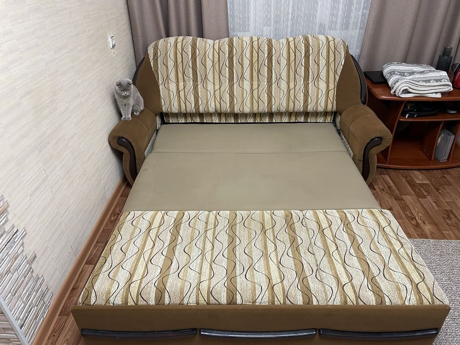 Прлдам диван и кресло в хорошем состоянии!