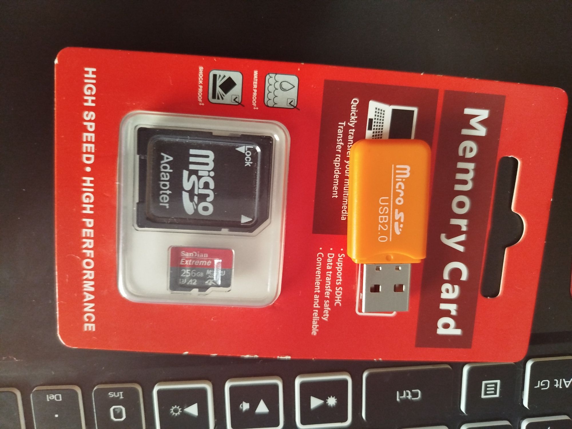 Fleshka 256 CD karta