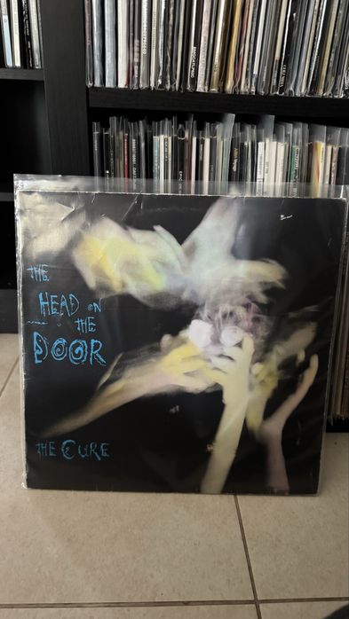 Vand vinyl Cure - Head to the door