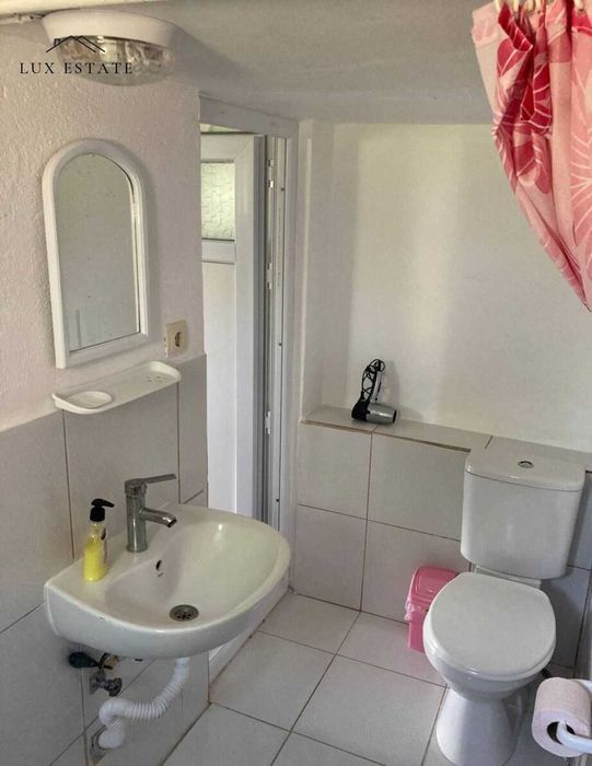 Продава се Двустаен апартамент в София, Център - 63 кв.м за 3461 €/кв.м - Снимка #2