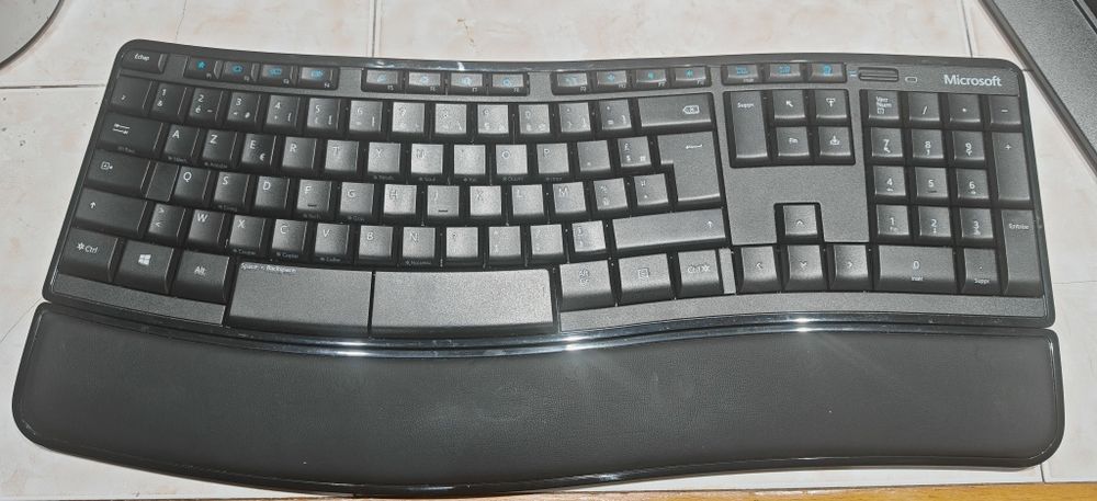 Tastatura Microsoft Sculpt comfort