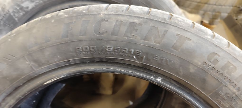 Гуми Goodyear 205/55/16 30лв бр
GOODYEAR