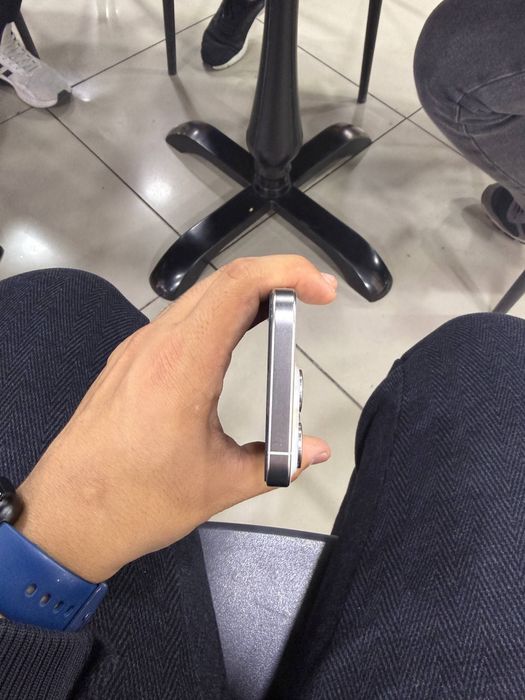 Iphone 15 pro dog’li 256 gb holati rasmda