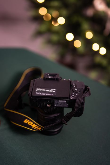 Nikon D5600 cu 3 obiective, doar 900 cadre